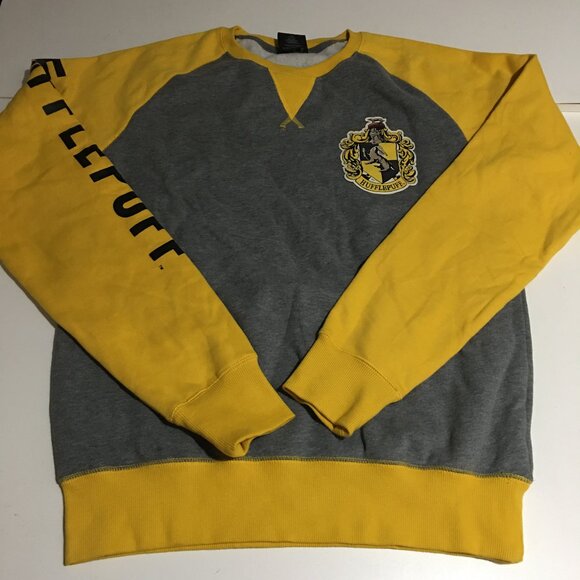 Wizarding World of Harry Potter Hufflepuff Universal Studios Sweatshirt Medium - Picture 1 of 9